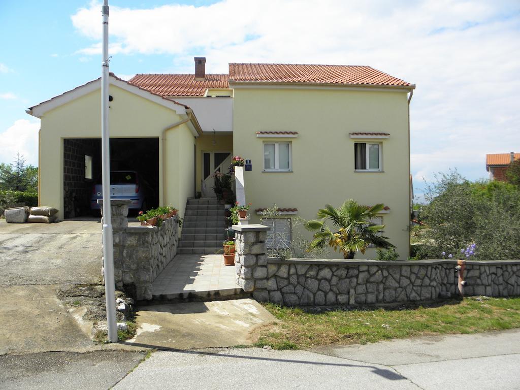 Apartments Njivice Bajcic ภายนอก รูปภาพ