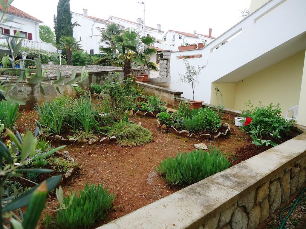 Apartments Njivice Bajcic ภายนอก รูปภาพ